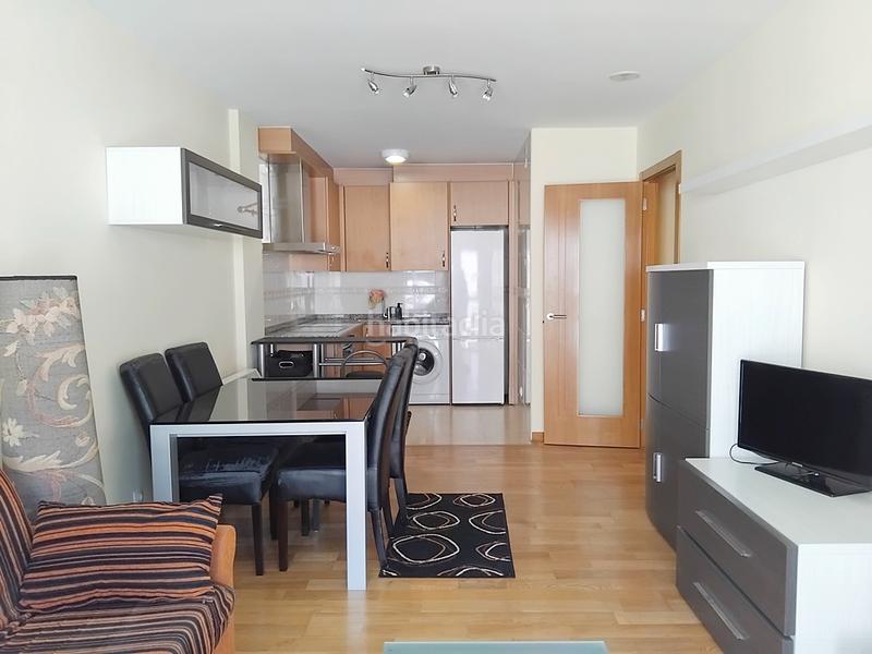 Foto 99529c0d-dbc6-45dd-a297-ffa2eff60ed0. Alquiler apartamento en rúa betanzos 14 piso alquiler en Sada