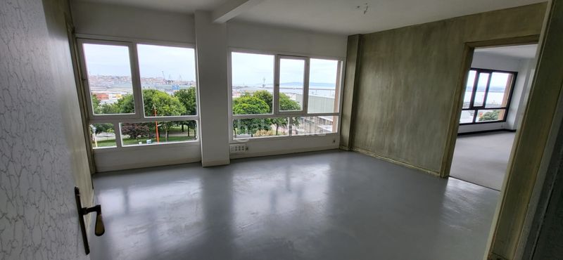 Foto a14cdf0f-4f8a-4035-bca4-f7e5375e4313. Rent business premise in Los Castros - Castrillón Coruña (A)