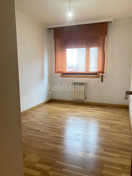 Foto 249f17b3-254f-4f38-8f16-8ee74d65d512. Pis amb calefacció aparcament a Los Castros - Castrillón Coruña (A)