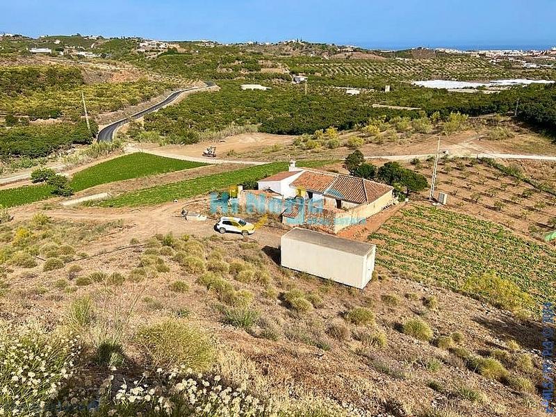 Foto b3fc52f8-bedc-44d6-85af-41d4ad2eb8ff. Terreny residencial a Camino Algarrobo - Las Arenas Vélez - Málaga
