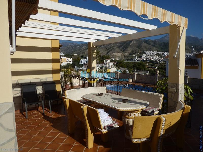 Foto 329f0480-a7c3-4a3a-b5d9-16321f3e5cd7. Chalet con riscaldamento parcheggio piscina in Centro Nerja