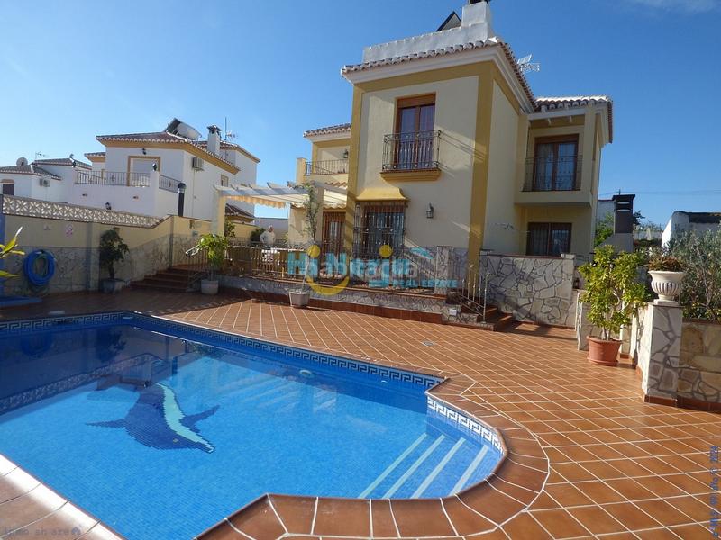 Foto 3b3fdcc4-1009-4281-a10c-a04b8602bc56. Chalet con riscaldamento parcheggio piscina in Centro Nerja
