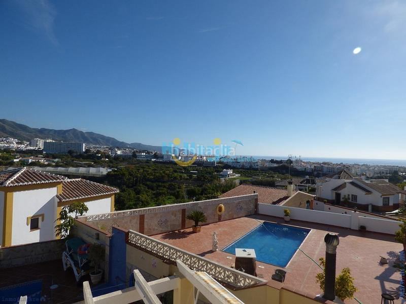 Foto 5ac84f5f-57c2-484a-855c-170ccab8a6a3. Chalet con riscaldamento parcheggio piscina in Centro Nerja