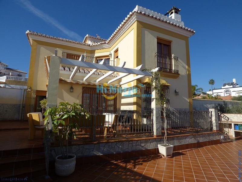 Foto bce2133d-effe-428a-88fc-d038b2aeefe8. Chalet con riscaldamento parcheggio piscina in Centro Nerja