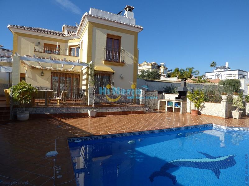 Foto e8559b2b-641c-49db-8119-5bef3153460e. Chalet con riscaldamento parcheggio piscina in Centro Nerja
