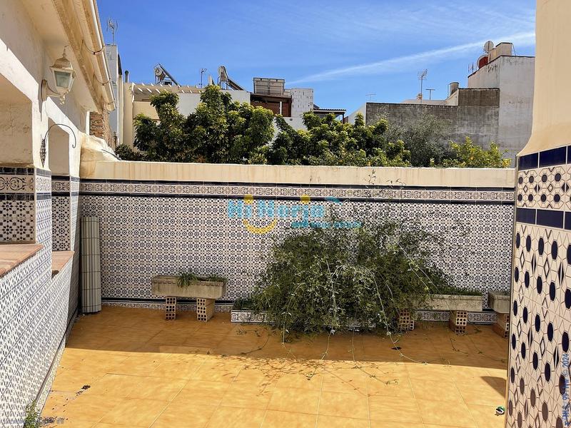 Foto 5f193cf3-8819-4b80-8752-e1b7aa68e3bd. Casa amplia casa en la zona de la ermita. en Centro Nerja