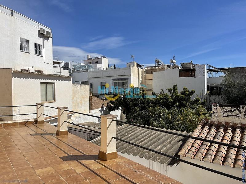 Foto 931828d2-fd99-4d7a-b948-ed136fabb486. Casa amplia casa en la zona de la ermita. en Centro Nerja