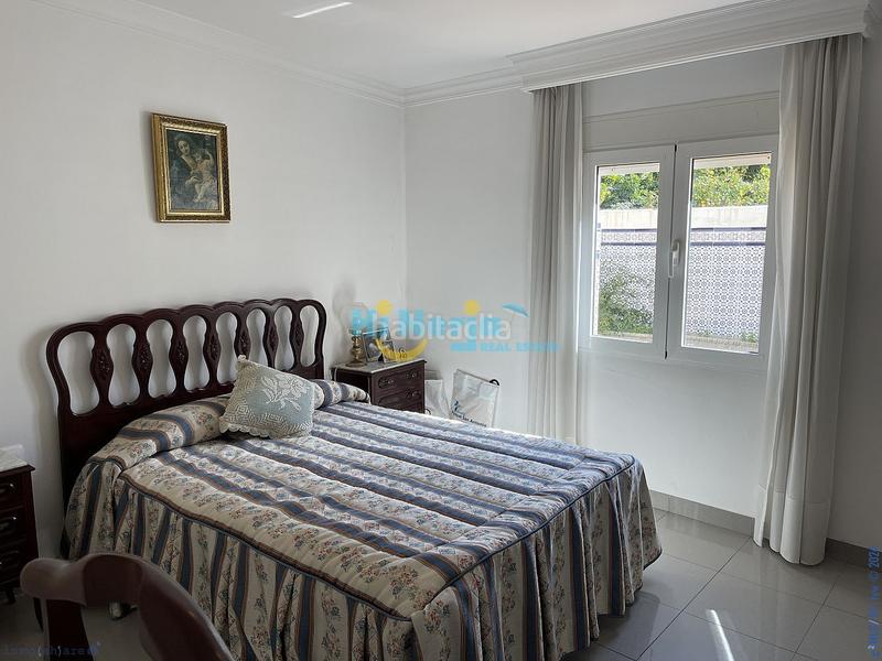 Foto b0e9351a-6dc9-4316-871a-49925b29b3b6. Casa amplia casa en la zona de la ermita. en Centro Nerja