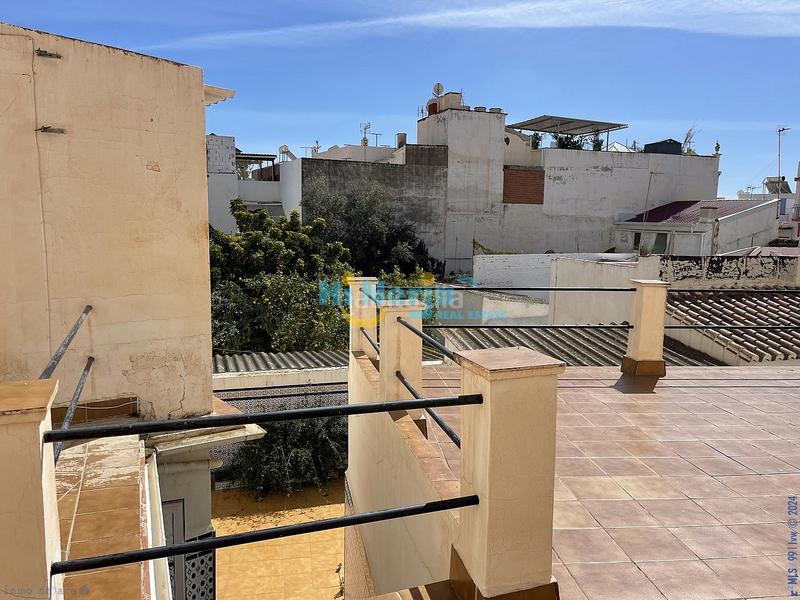Foto bfb73553-f322-4c38-b0cf-958a9cc44261. Casa amplia casa en la zona de la ermita. en Centro Nerja