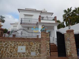 Xalet a Centro. Villa de lujo en nerja