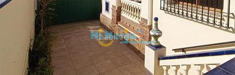 Foto ba4ef92a-2cba-4b23-a0df-93f8237b3f8d. Casa  3 dormitorios piscina parking norte en Centro Nerja