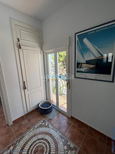 Foto 0b75e920-b428-4c81-9d1b-c28cd6a36810. Chalet con piscina in Centro Nerja