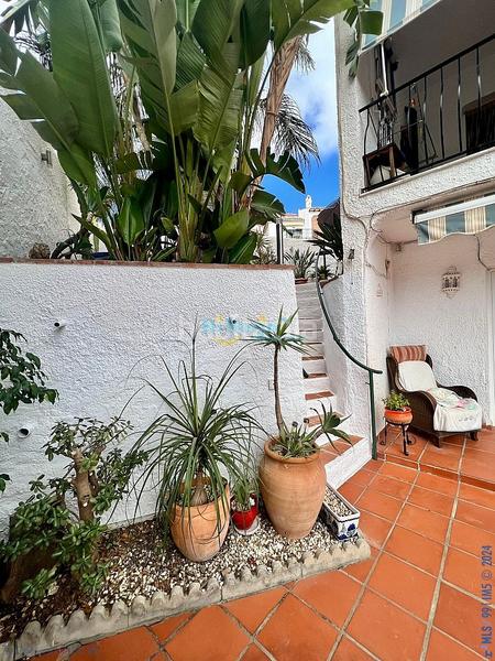 Foto 248b02d4-e430-4918-bac5-f0e85772261e. Chalet con piscina in Centro Nerja