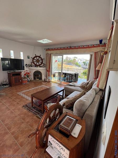 Foto 32b2025e-0421-49a8-9a8a-4662f84b4a22. Chalet con piscina in Centro Nerja