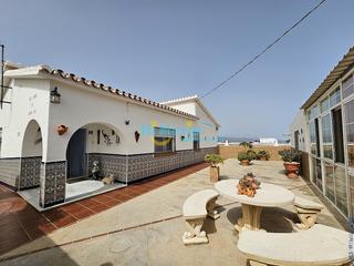 Casa a Camino Algarrobo - Las Arenas. Casa independiente en planta baja con vistas