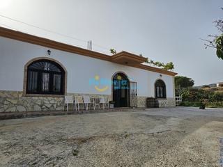 Xalet a Camino Algarrobo - Las Arenas. Finca rustica productiva con viviendas