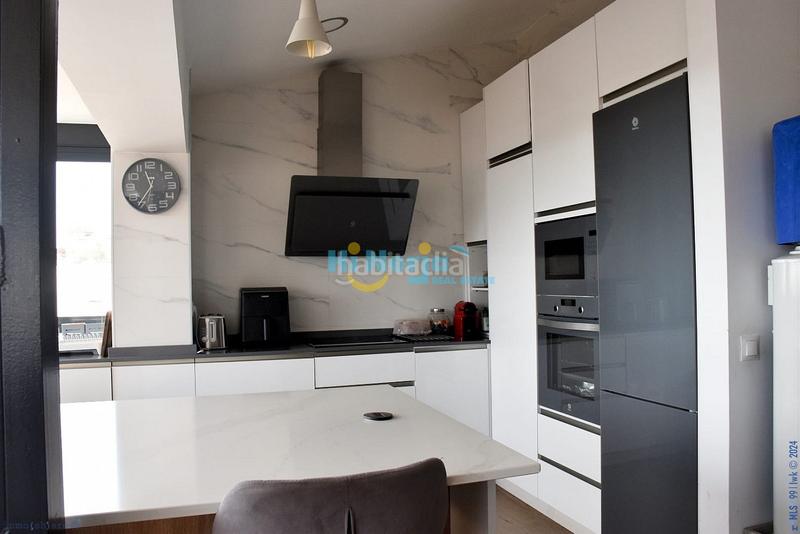 Foto 00e27c11-e955-4233-af85-2b46e5bdfbae. Casa villa independiente en zona residencial, piscina, garaje, vistas al mar en Nerja