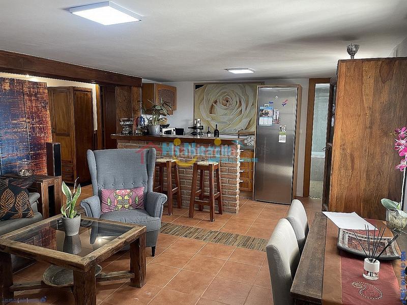 Foto 5920af41-467d-407a-a286-211c0fa6a5d3. Casa villa independiente en zona residencial, piscina, garaje, vistas al mar en Nerja