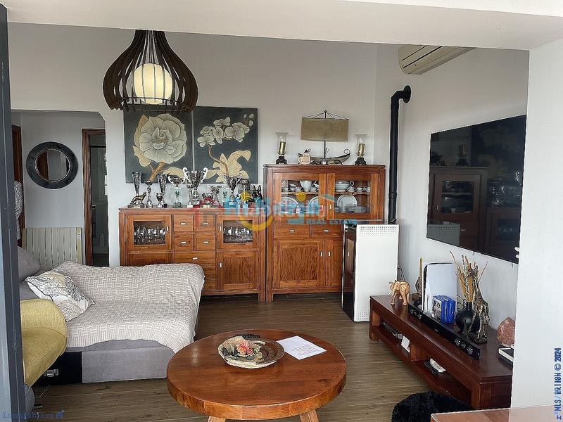 Foto af0b4e61-f71d-4a1a-a414-a86680edf180. Casa villa independiente en zona residencial, piscina, garaje, vistas al mar en Nerja