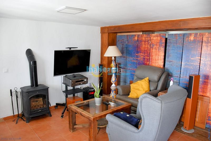 Foto c33b4241-7715-4190-9b58-a201d3c594a6. Casa villa independiente en zona residencial, piscina, garaje, vistas al mar en Nerja