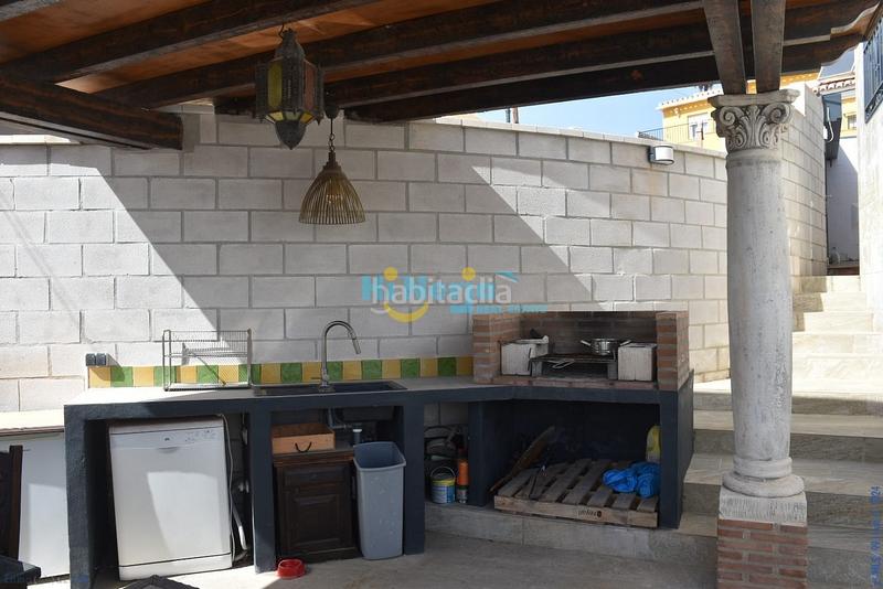 Foto e50aff46-b400-4e90-b190-02d8c34f8039. Casa villa independiente en zona residencial, piscina, garaje, vistas al mar en Nerja