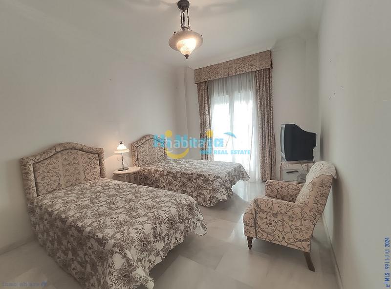 Foto d270e9db-2107-44b2-b83c-0b70754dc2a7. Casa in Centro Nerja