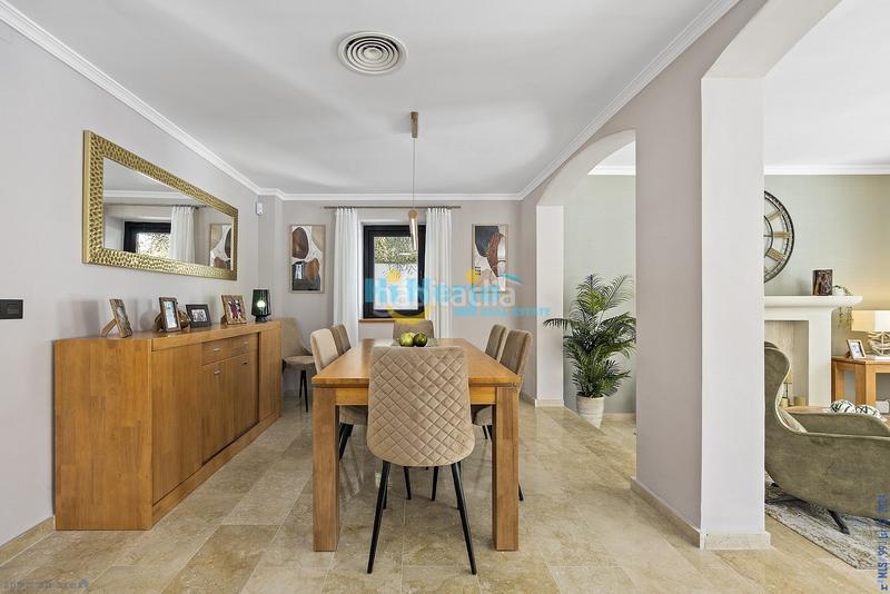 Foto 32c9594b-2402-4b7c-9459-f5511c93c243. Casa con parcheggio piscina in Benahavís pueblo Benahavís