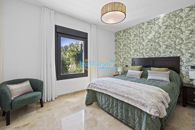 Foto f8d3b6dd-aa99-4e99-b86b-2f61df854e5e. Casa con parcheggio piscina in Benahavís pueblo Benahavís