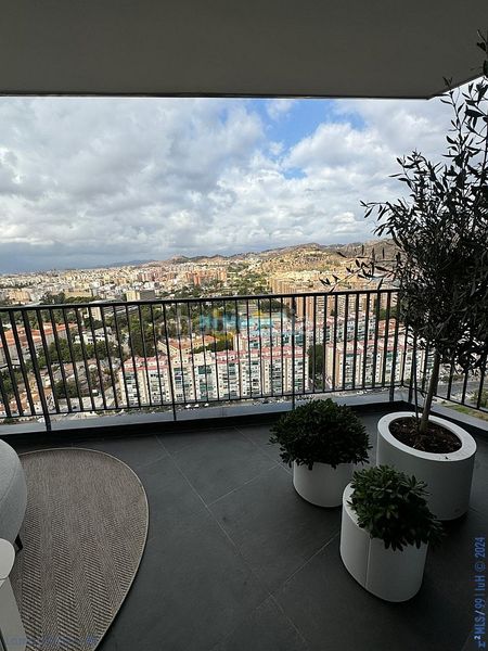 Foto dbc2a4e0-2e3b-4d57-87e3-23bba39fe895. Apartament amb aparcament piscina a Centro Histórico Málaga