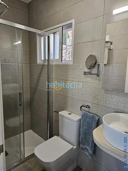 Foto 9a423488-cc7c-4ea2-9237-30e2e2d007f2. Casa adosado de una planta con 3 dormitorios, aa, vista al mar, parking en Almuñécar