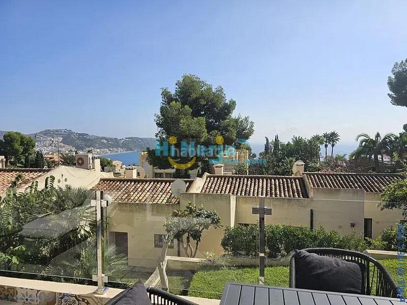 Foto cf60e630-60ca-427f-a334-f7fc9665efce. Casa adosado de una planta con 3 dormitorios, aa, vista al mar, parking en Almuñécar
