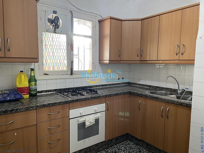 Foto a95a7b73-4c90-40c8-a31e-75fe8a267c1f. Maison dans Centro Nerja