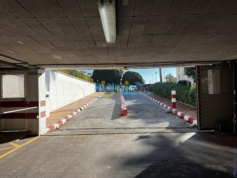 Foto dee53bf1-41d1-4830-8f83-ab389a53d550. Parking voiture dans El Peñoncillo Torrox