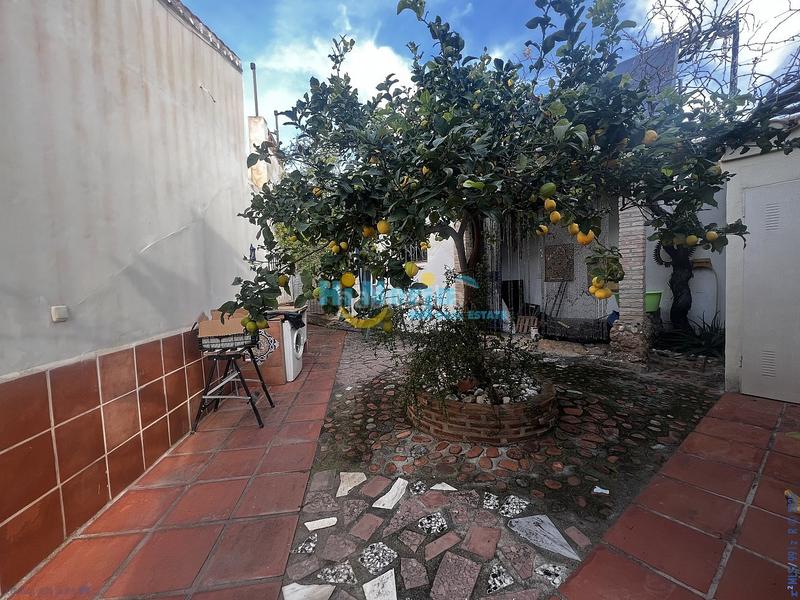 Foto 15f740ca-76cc-43e5-8531-83c3018a76a2. Casa propiedad en venta en los tablazos en Centro Nerja