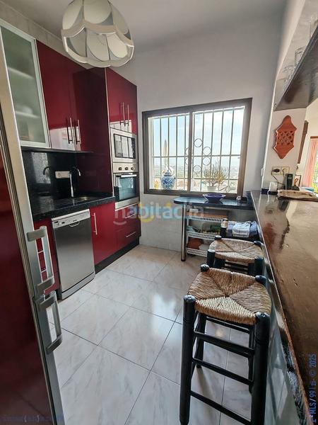 Foto 2c33e880-f222-4892-ab00-8f27b03dfa37. Casa amb aparcament piscina a Centro Nerja