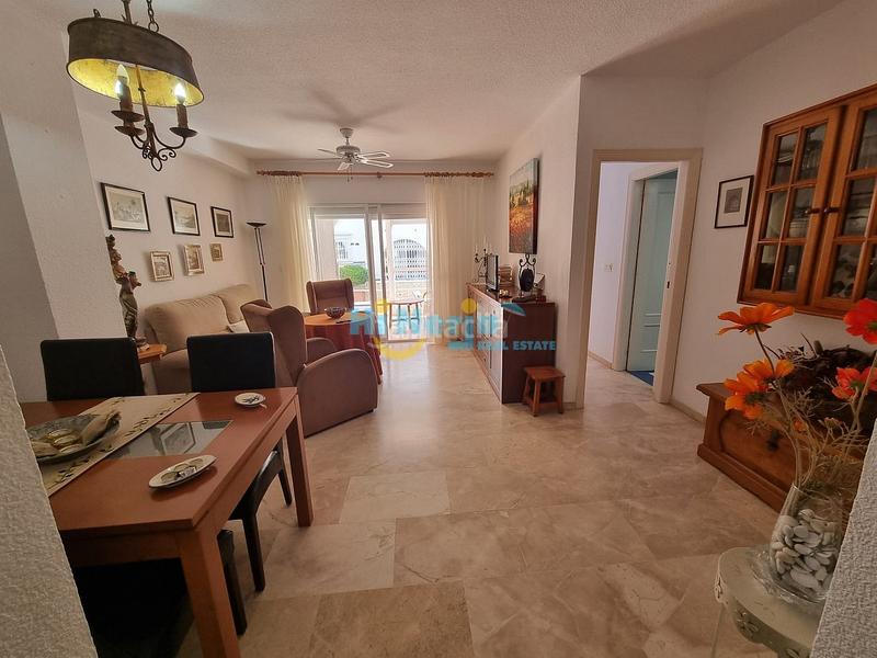 Foto c4fb3d3d-4e09-4590-bcde-a3e63a9eeb52. Piccolo appartamento con parcheggio piscina in Centro Nerja