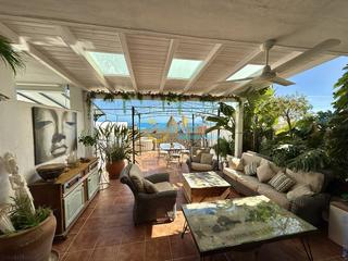 Maison jumelée à Chilches. Chalet adosado con vistas al mar