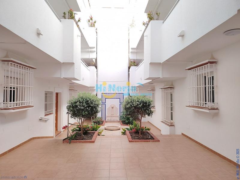 Foto 453626ab-f461-4c37-9f9b-fd29c1ec37b4. Apartament amb calefacció aparcament piscina a Centro Nerja