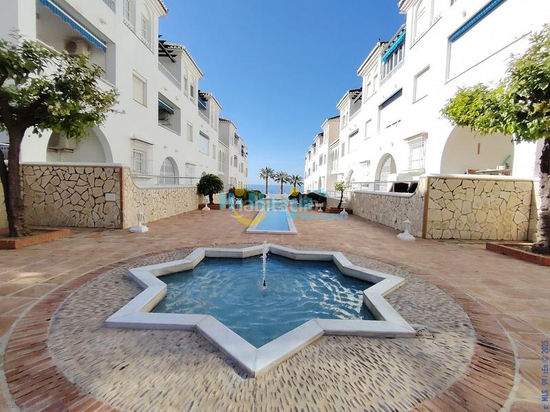 Foto bb0f5a45-a5bf-4b46-9d6e-3dc50e9219cc. Apartament amb calefacció aparcament piscina a Centro Nerja