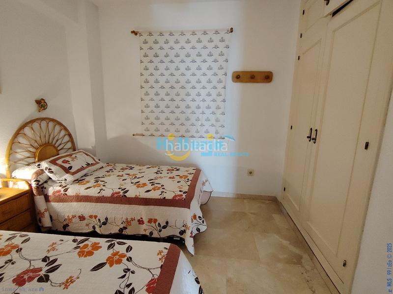 Foto c94488bc-fb87-4d57-9713-54d4b361fe52. Apartament amb calefacció aparcament piscina a Centro Nerja