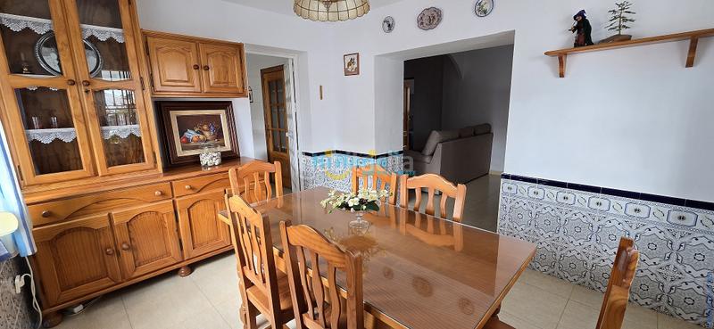 Foto 95fe8d15-7421-4bb8-a218-f68c9556e64c. Casa amb aparcament a Benajarafe