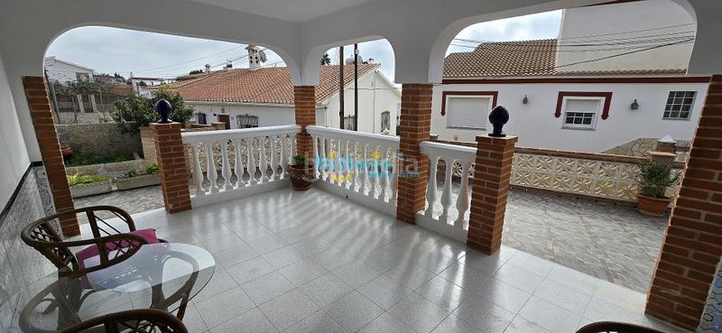 Foto d7f17178-8fe6-4923-89de-633e5ed42dff. Casa amb aparcament a Benajarafe