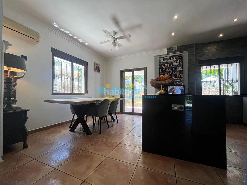 Foto 188eee3f-6208-4e48-a3b2-104076b34a74. Casa se vende villa independiente con licencia turística, piscina, y gran parcela , málaga en Riogordo