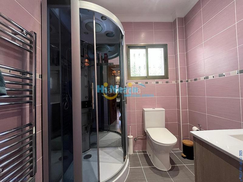 Foto 53c69778-5ff1-4be1-b3b1-b0621e391441. Casa se vende villa independiente con licencia turística, piscina, y gran parcela , málaga en Riogordo