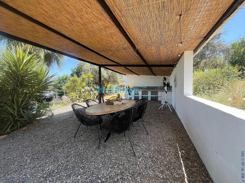 Foto acadf643-fc18-4c7f-96e2-d8567a0d0f02. Casa se vende villa independiente con licencia turística, piscina, y gran parcela , málaga en Riogordo