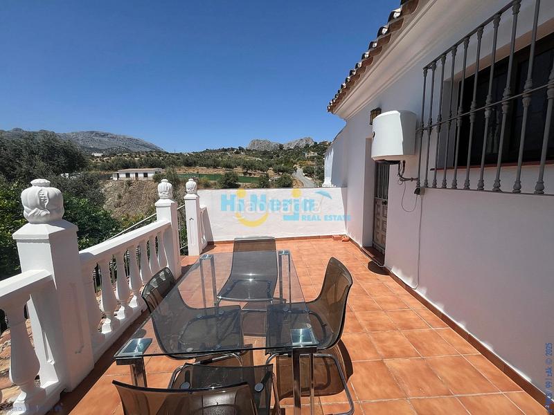Foto d4c8ede6-ad50-48bd-867f-23ce7eb6e71b. Casa se vende villa independiente con licencia turística, piscina, y gran parcela , málaga en Riogordo
