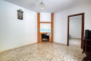 Casa aparellada a Viñuela. Casa pareada  para reformar con parcela de 386 m2 , todo en una
