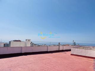 Apartament a Centro. Amplio piso en el centro de nerja.