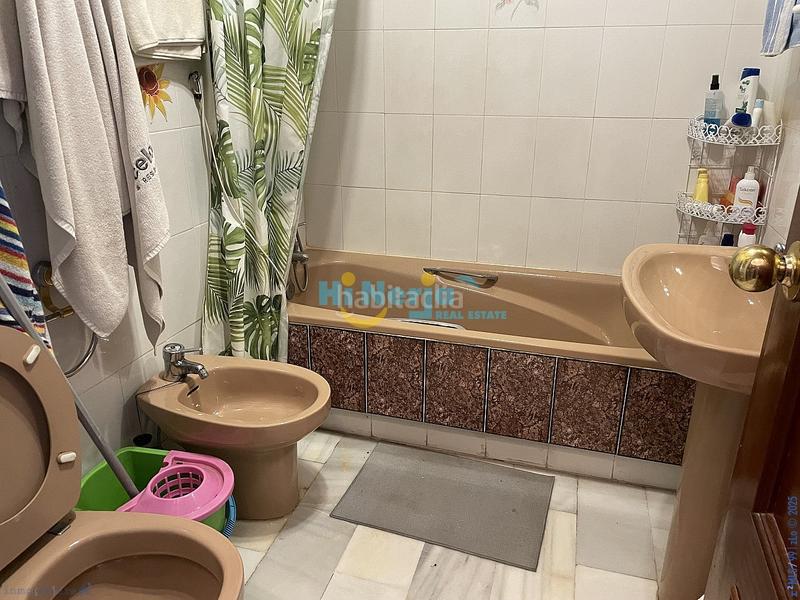 Foto 879f3924-0807-4fdf-bf2e-5b7da992341d. Apartament amb aparcament a Torrox pueblo Torrox