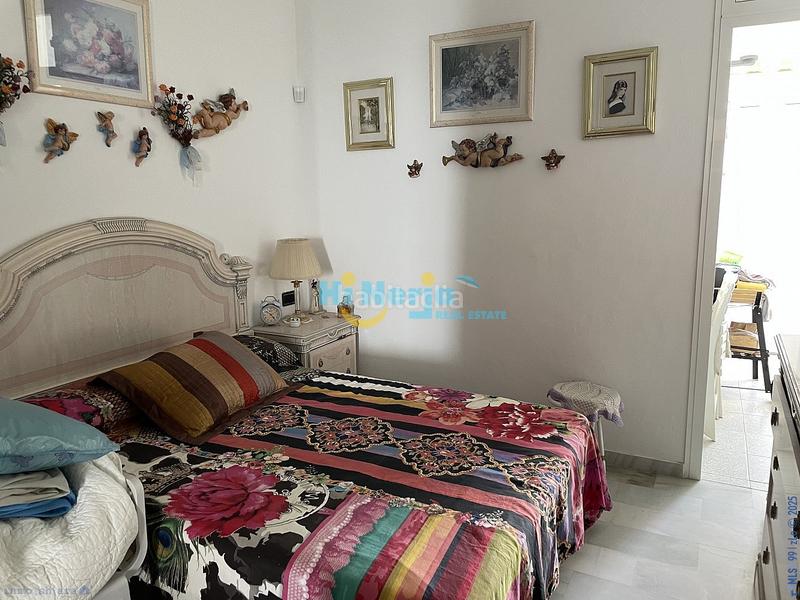 Foto 90f9e3f0-68c1-4267-8554-72fb89a9013c. Apartament amb aparcament a Torrox pueblo Torrox